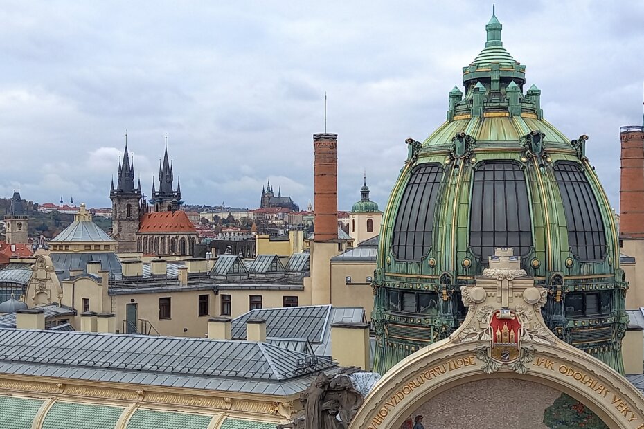 Výhled ze střechy paláce U Hybernů